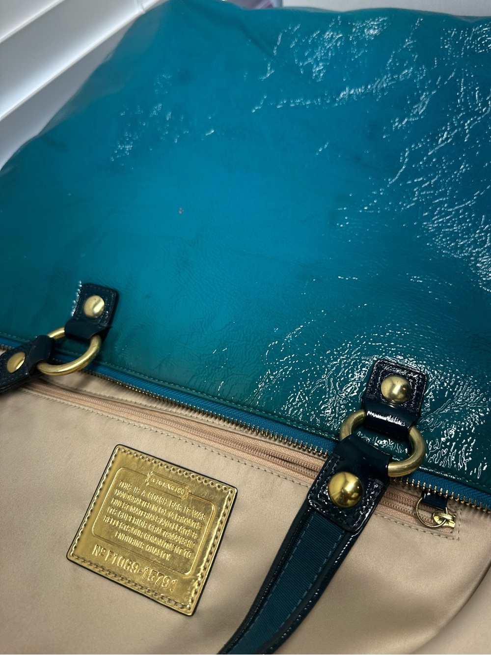 Coach Poppy Daisy “ Liquid Gloss” Pocket Tote - Picture 15 of 16